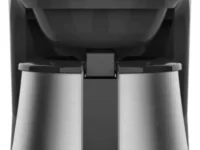 Cafeteira elétrica Electrolux ECM22 com jarra de aço inox e acabamento em aço inoxidável escovado.