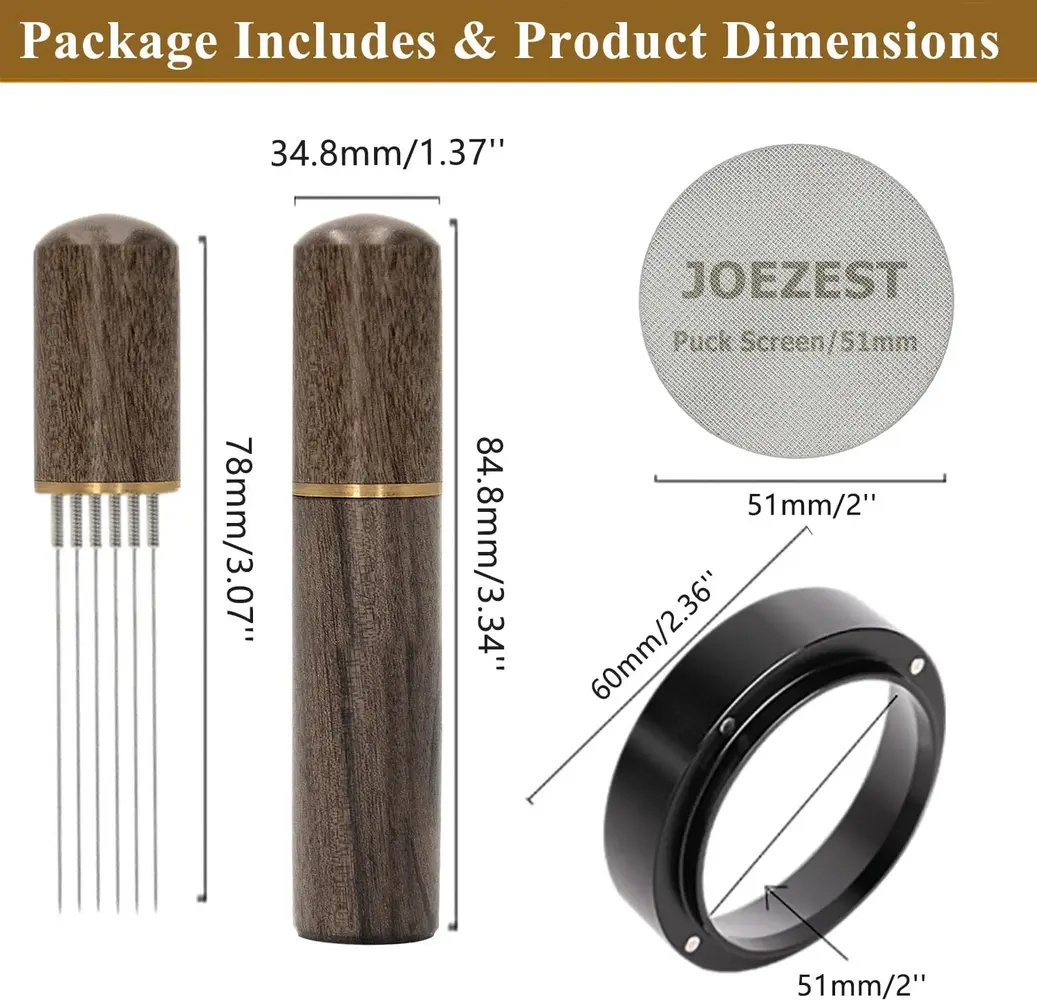 Ferramenta WDT JOEZEST sendo usada para distribuir café moído em um porta-filtro com funil de dosagem.