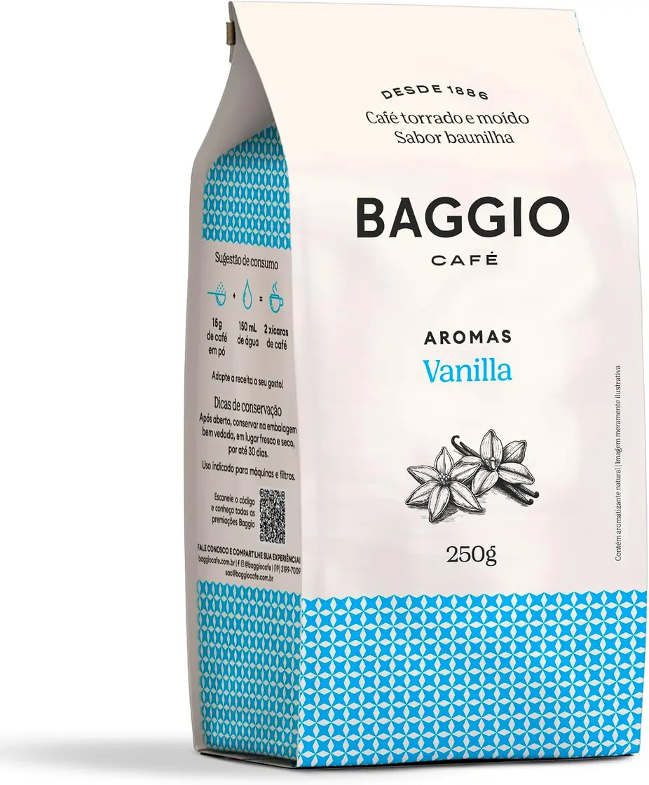 Xícara de café com Baggio Aroma de Vanilla e embalagem do produto