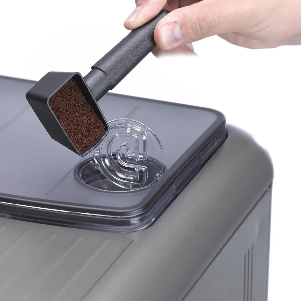 Detalhe do tanque de água e gaveta de resíduos da Gaggia Brera Black 110V